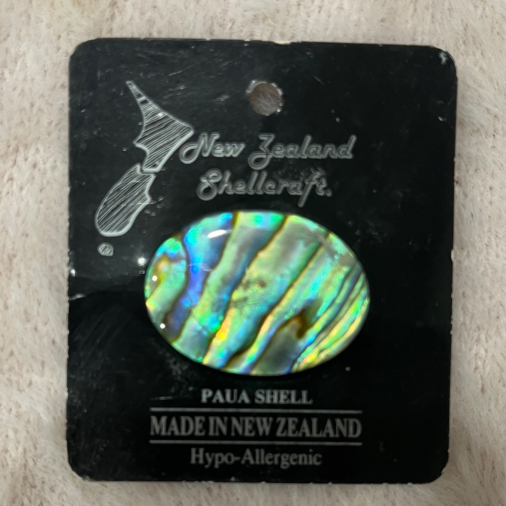 New Zealand Shellcraft  Paua Shell Brooch